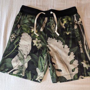 Men's M Nike above the knee patterned shorts